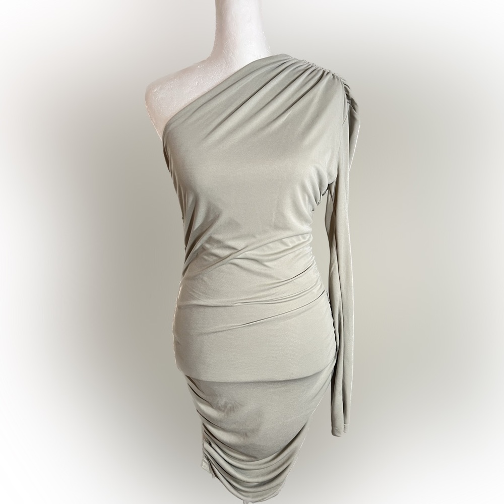 NWT 🏷️ Zara one shoulder ruched dress sz XS